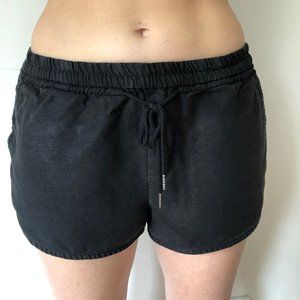 Aritzia Community Habitus Linen Shorts